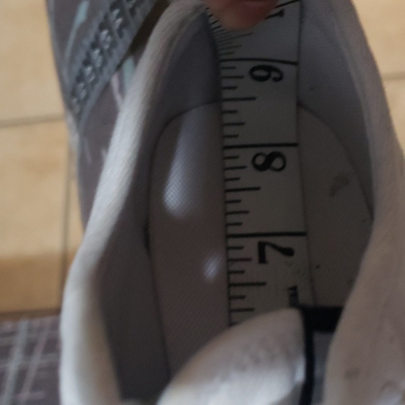 Adidas shoes - Picture 10 of 10